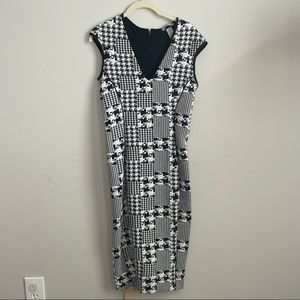 H&M - Black and white hounds tooth printed dress - Size small